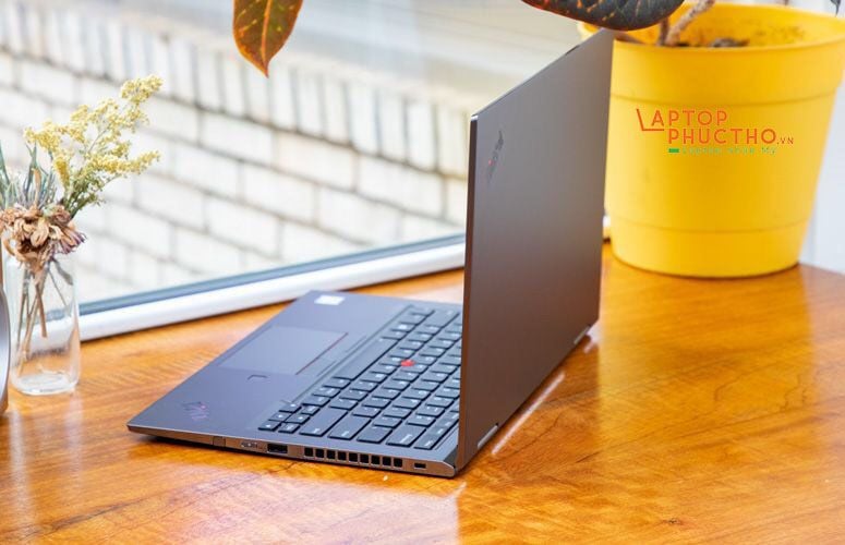 ThinkPad X1 Yoga Gen 5 (i7 1061u)