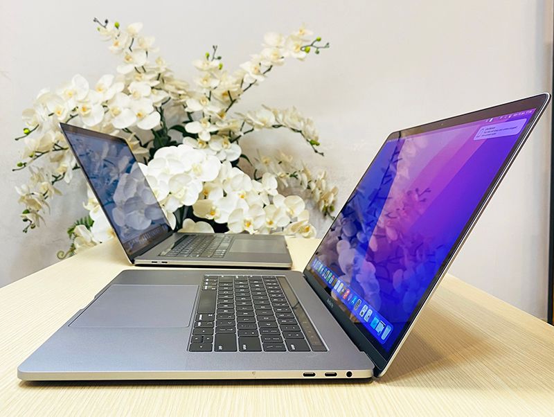 MacBook Pro 2019 16 inch  Core i7 2.6GHz RAM 16GB  - 512GB SSD – LCD 16' 4K Like New