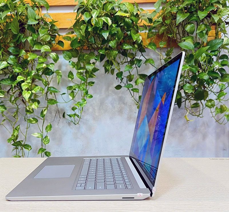 Microsoft Surface Laptop 3  15-inch CPU Core™ i5-1035G7/RAM 16GB LPDDR4X, 3733MHz/SSD Nvme 256GB/VGA:Intel® Iris™/Linew