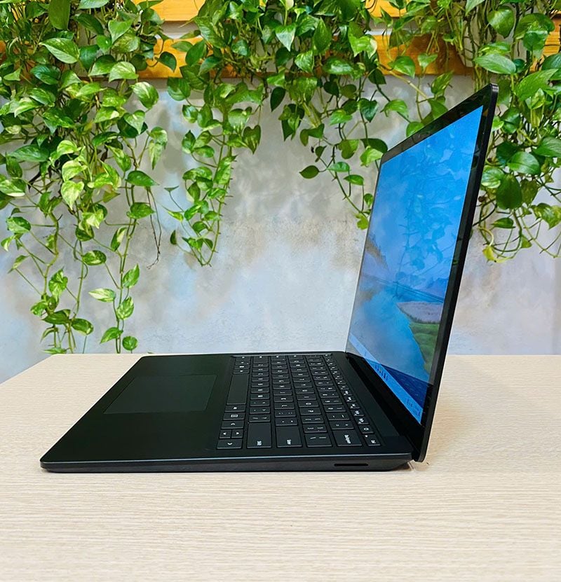 Microsoft Surface Laptop 4 CPU Ryzen 5  /RAM 16GB/SSD Nvme 256GB/ LCD 13.5' 2K WIN 11 bản quyền (Likenew)