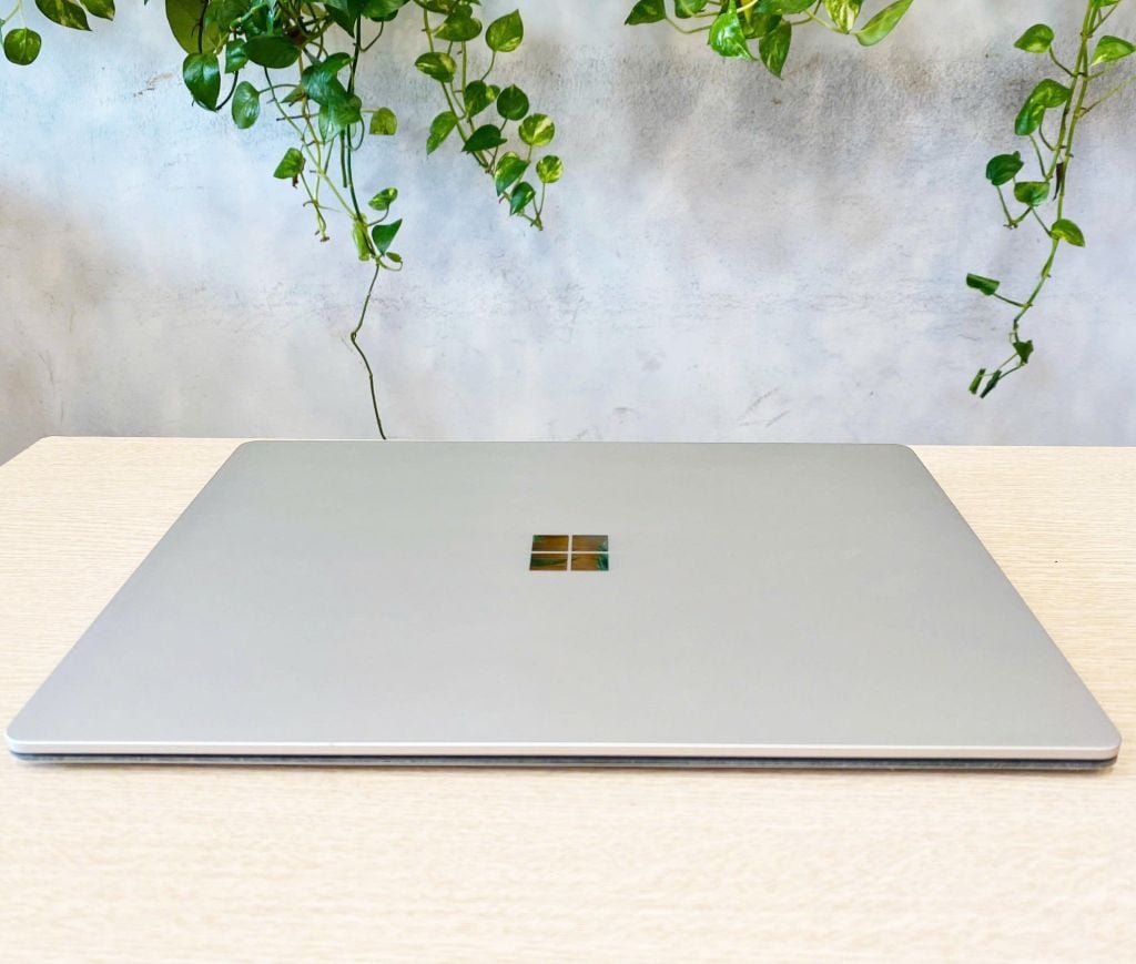 Surface Laptop 2 Core i5 8350U - Ram 8Gb - SSD Nvme 256Gb - LCD 13.5' 2K Touch, WIN 10 bản quyền Linew