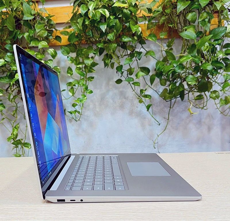 Microsoft Surface Laptop 3  15-inch CPU Core™ i5-1035G7/RAM 16GB LPDDR4X, 3733MHz/SSD Nvme 256GB/VGA:Intel® Iris™/Linew
