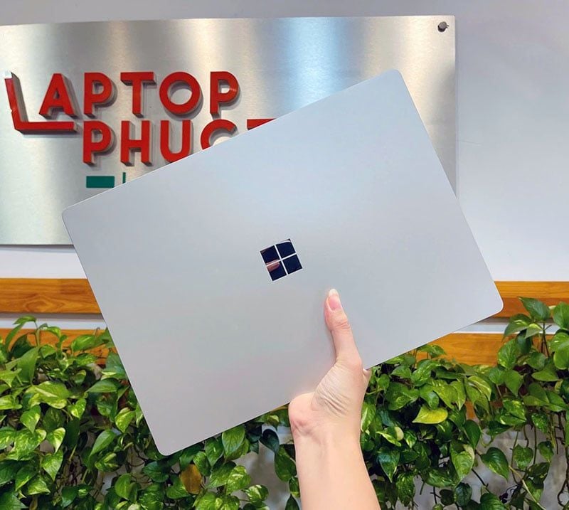 Microsoft Surface Laptop 3  15-inch CPU Core™ i5-1035G7/RAM 16GB LPDDR4X, 3733MHz/SSD Nvme 256GB/VGA:Intel® Iris™/Linew