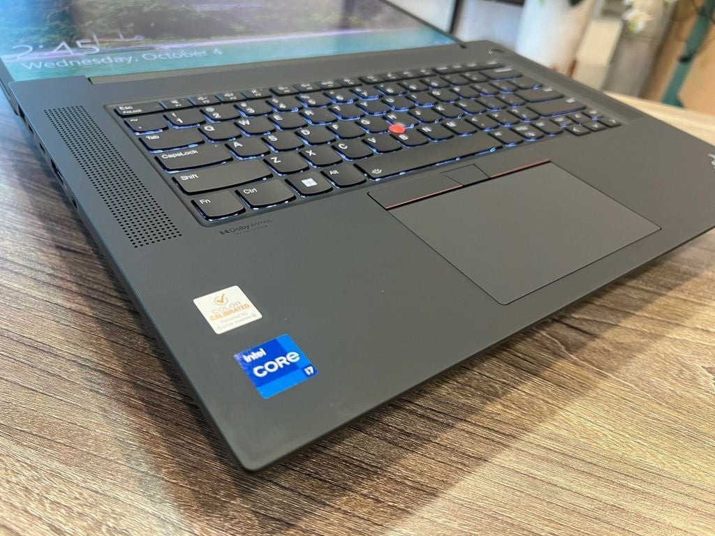 Lenovo Thinkpad Mobile Worktasion P1 Gen 5 | Processor Core i7 12800H/Memory 32GB DDR5 4800MHz/SSD Nvme 512/VGA NVIDIA®RTX™ A3000 (12GB VRAM)|LCD6″ WQUXGA (UHD+) (3840 x 2400) IPS, antiglare, 600 nits, 100% Adobe/ LINEW  Battery 90W| Trọng lượng 1.81kg