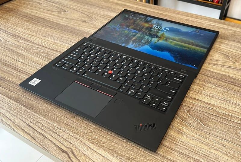 ThinkPad X1 Gen 8 i7 (1061u)