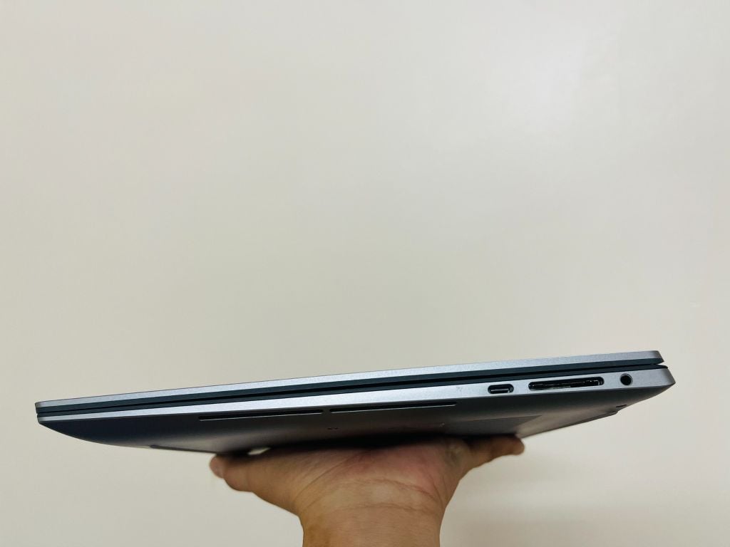 Laptop Đồ Họa Dell Precision 5570 Workstation/CPU Intel® Core™ i7-12800H/Memory 16Gb Bus 4800 max Update 64G/SSD Nvme 512GB/VGA Nvidia A2000 8Gb/LCD 15.6' FHD/ WIN 11 OEM/LINEW