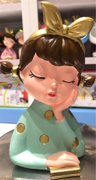  Chậu hoa Cô gái đọc sách 