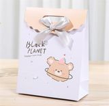  Túi giấy đựng quà 20x8.5x27cm 