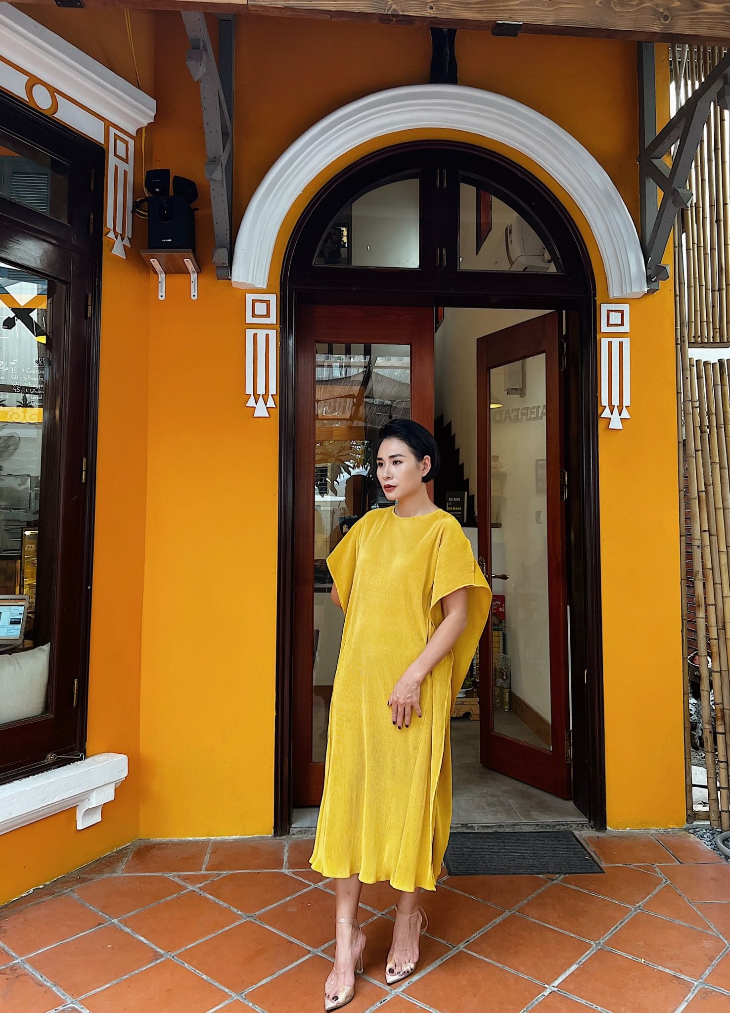 Đầm suông sát nách cách điệu sau lưng HL1833  Thời trang công sở KK  Fashion