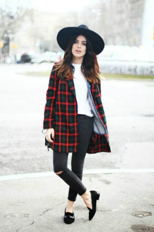 Plaid coat - kiểu khoác len kẻ vừa nhẹ nhàng vừa cá tính sẽ giúp các bạn gái trở nên nổi bật trong mùa thu này