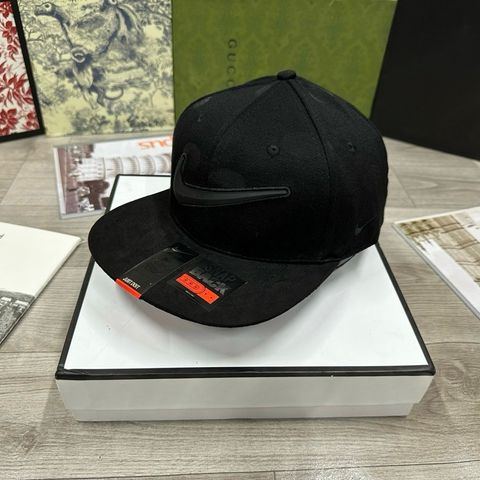Snapback Nike Đen