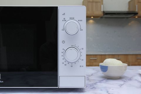 Lò vi sóng Electrolux EMM2022MW