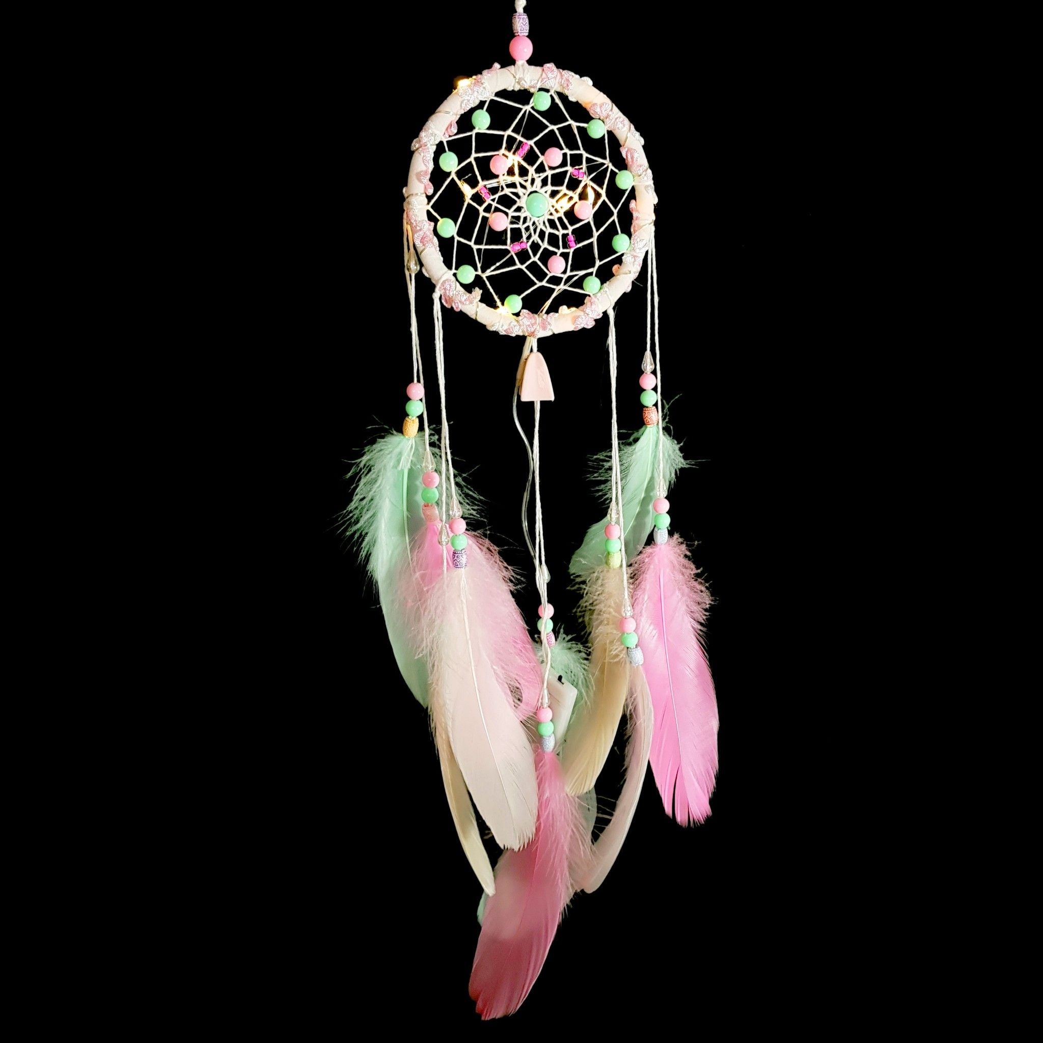 Chọn Dreamcatcher làm quà kỉ niệm 1 năm yêu nhau