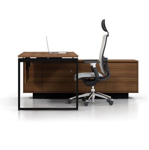  Bàn lãnh đạo BLD16 