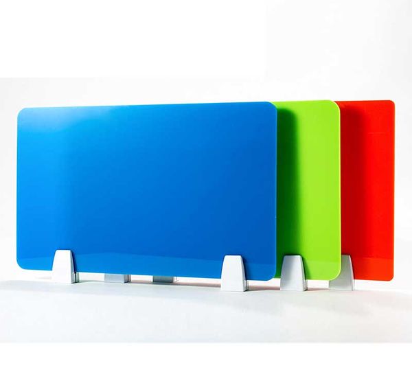  Vách ngăn mặt bàn kính màu 