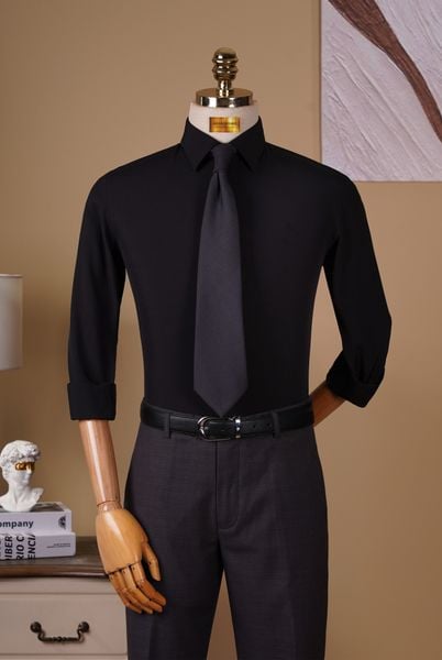 Áo Sơ Mi Dài Tay Bamboo Màu Đen Trơn The Tuxedo - TXBB07