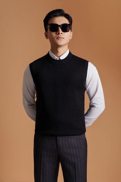 Áo len gile cổ tròn đen trơn Adam Store - AL052D