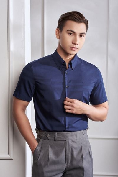Sơ mi nam ngắn tay xanh tím than kẻ chìm Adam Store - SNC005