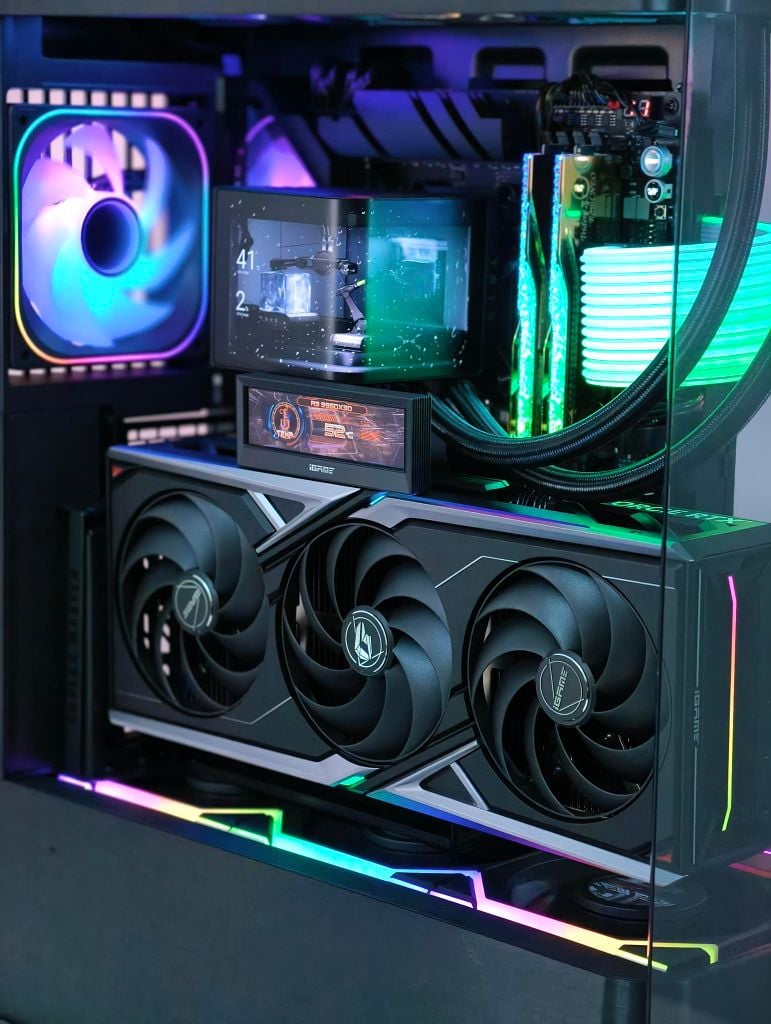 BỘ PC HOTGEAR BLAZE CORE X RYZEN 9 -  X870E | R9 9950X3D | 64GB 6400MHZ DDR5 | RTX 5070TI 16GB