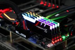 G.Skill Trident Z RGB - 16GB (8GBx2) DDR4 3000Ghz - F4-3000C16D-16Gtzr