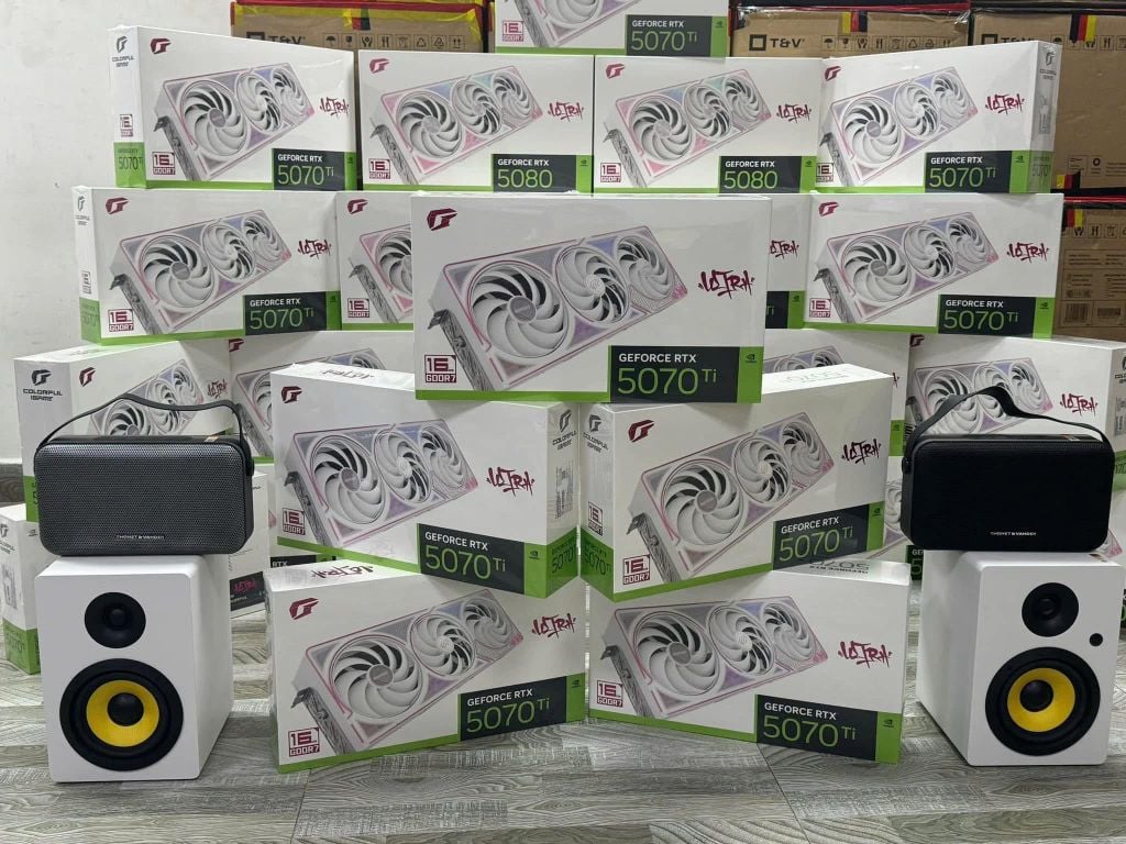 Card màn hình Colorful iGame GeForce RTX 5070 Ti Ultra W OC 16GB-V