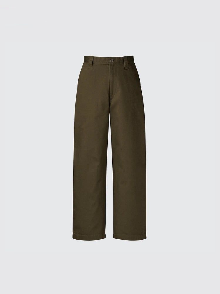  Quần Chinos Uni Ổng Rộng dành cho Nam. Chất quần 100% cotton dày dặn, form quần wide fit dễ mặc. 