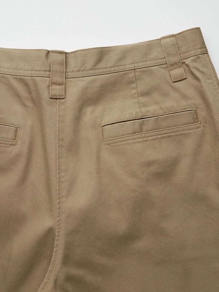  Quần Chinos Uni Ổng Rộng dành cho Nam. Chất quần 100% cotton dày dặn, form quần wide fit dễ mặc. 