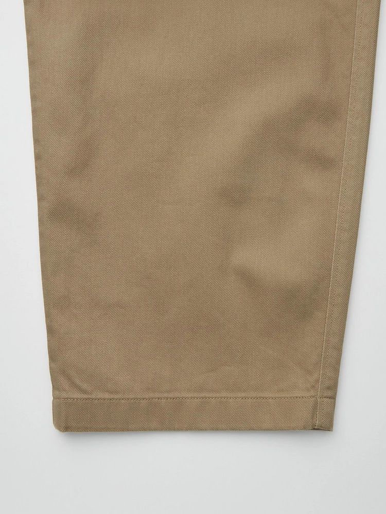  Quần Chinos Uni Ổng Rộng dành cho Nam. Chất quần 100% cotton dày dặn, form quần wide fit dễ mặc. 