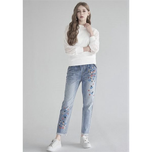  Quần Jeans thêu LaRacee xuất Hàn dành Nữ. Lưng chun dây rút tiện lợi. Form cropped baggy in họa tiết. Chất jeans mềm 