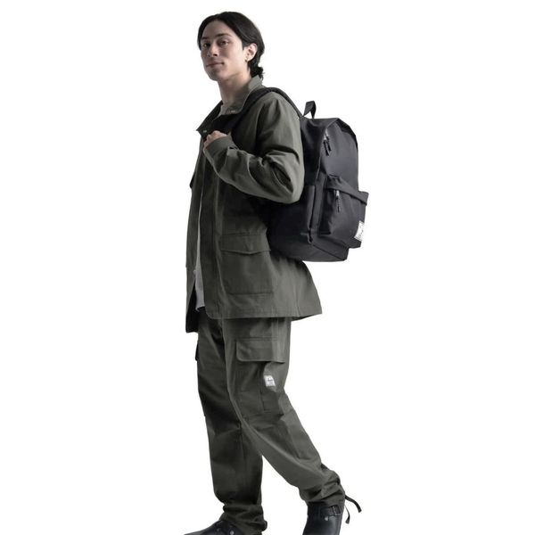  Balo hàng hiệu Herschel. Mẫu unisex phù hợp cho cả nam và nữ. Chất vải canvas siêu bền, kháng nước. Dung tích 30 lít. Ngă 