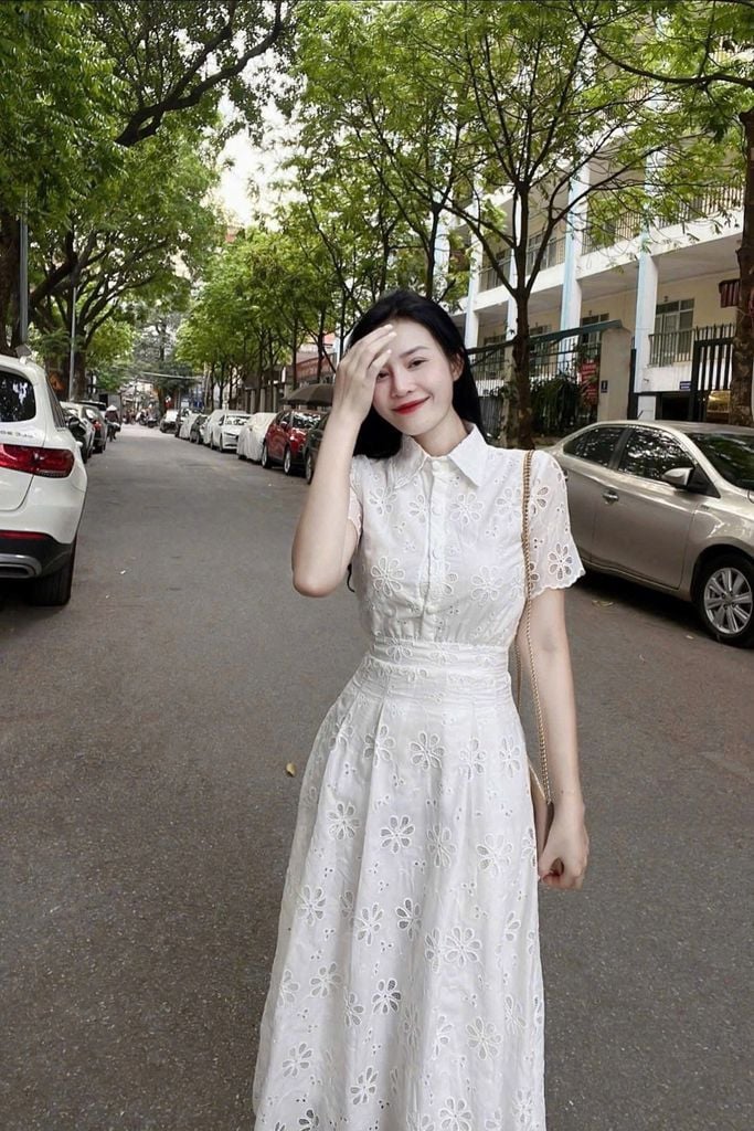 KS0882-Đầm xô thêu CC phối nút bọc cổ sơ mi Trắng