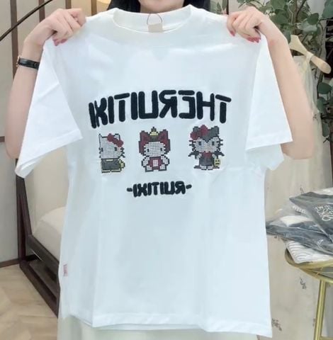 TUN0014 ÁO THUN KITTY CHỮ DẬP NỔI