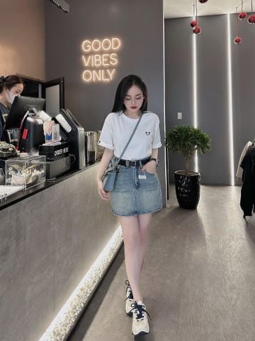 SET ÁO THUN, VÁY JEANS NGẮN KÈM DÂY LƯNG