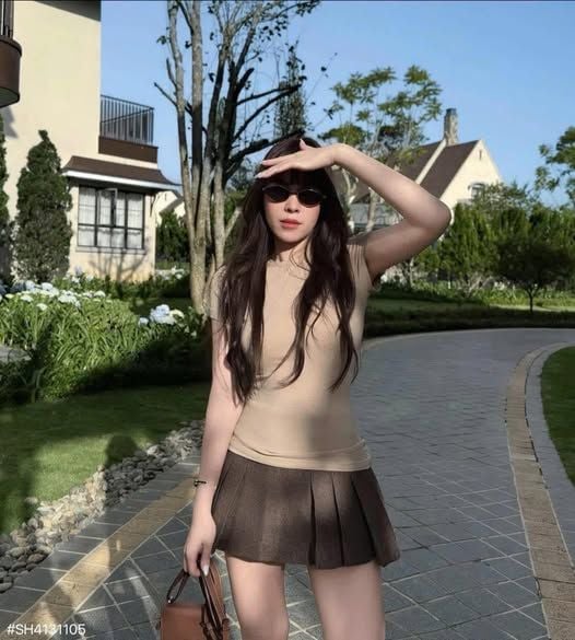 VGU9006-Set áo body, CV ngắn xếp ly Nâu (áo màu Da)