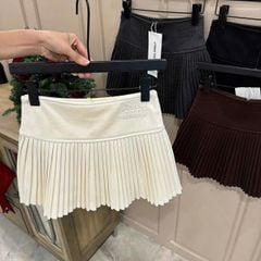 VRA0291-Chân váy xếp ly nhỏ, cạp thêu chữ Kem
