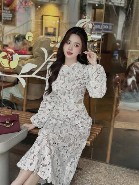 VGU9001 - Đầm CC Ren Họa Tiết Bướm Trắng