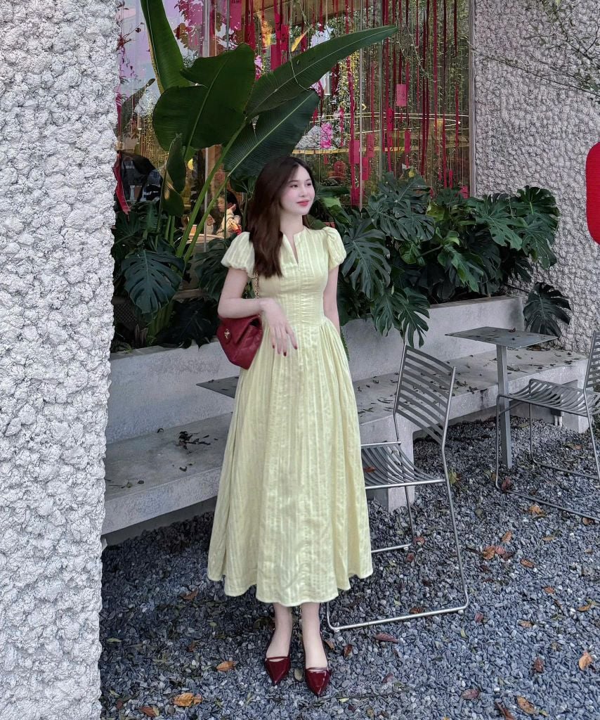 VGU8999- Đầm tay phồng Vàng