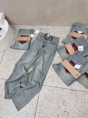 VGU9236-Quần jean túi sau thêu họa tiết