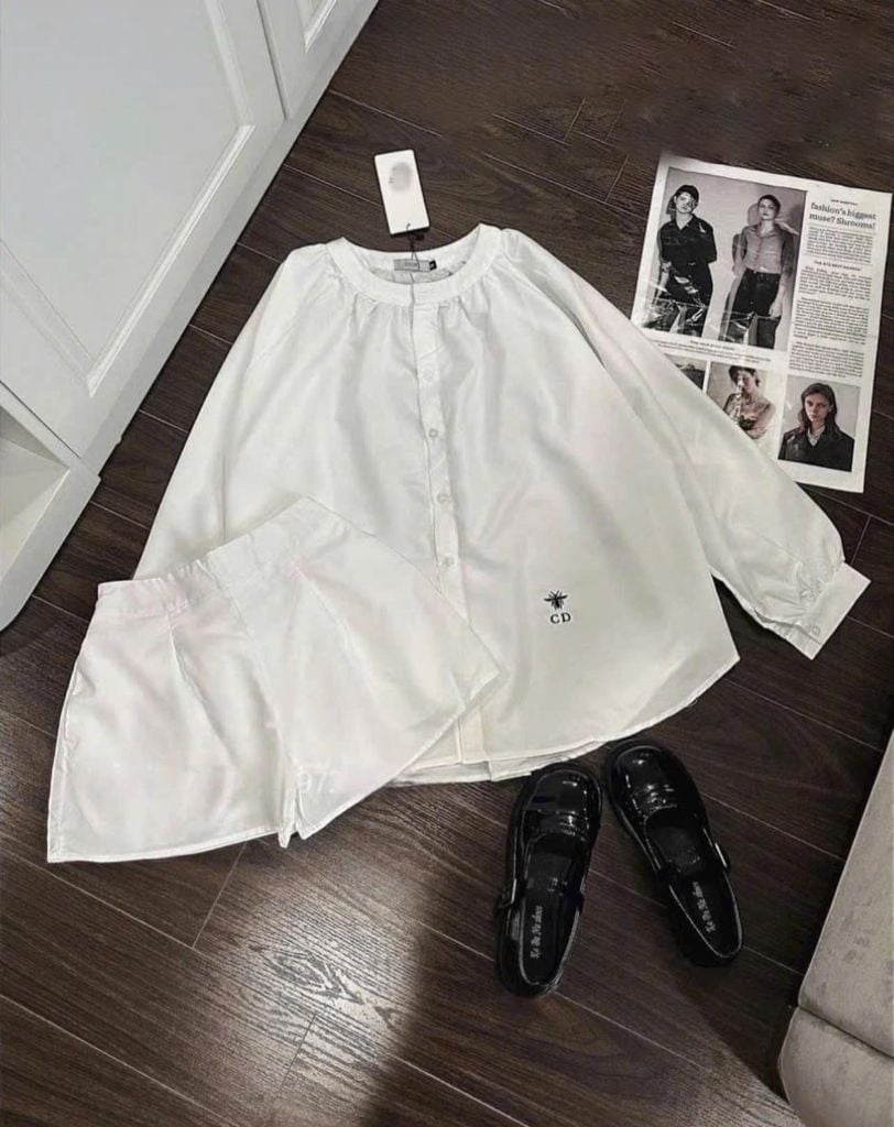TB7577-Set áo tay dài thêu họa tiết, quần short Trắng