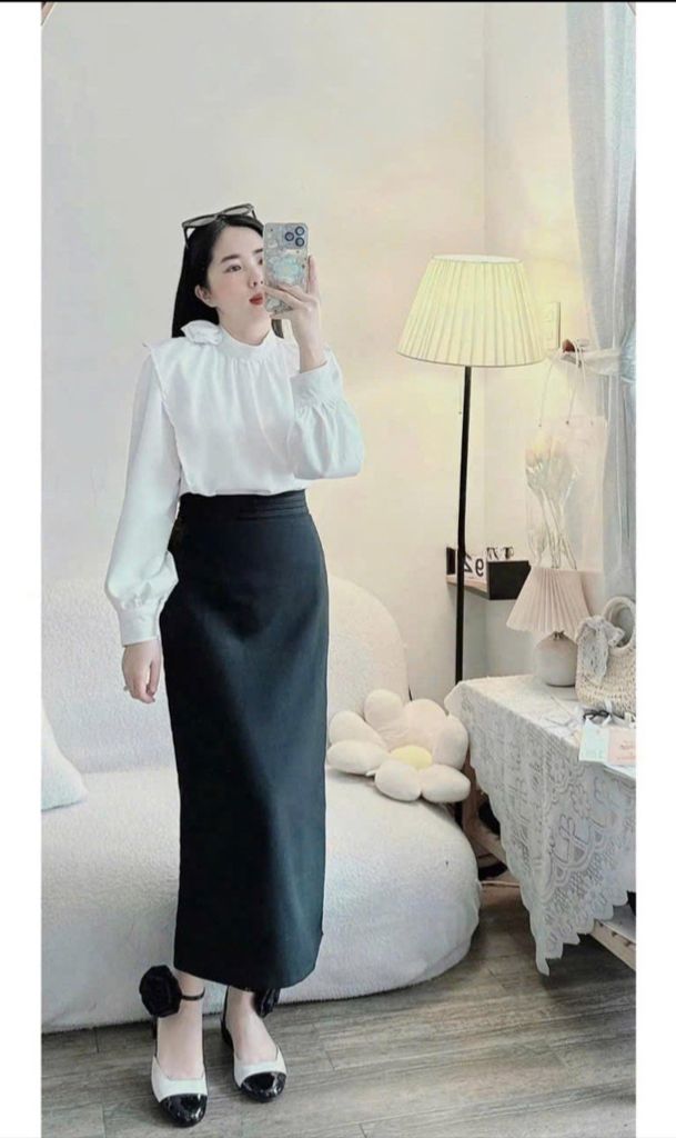SKY7574-Set công sở vai áo đính hoa, CV bút chì Đen