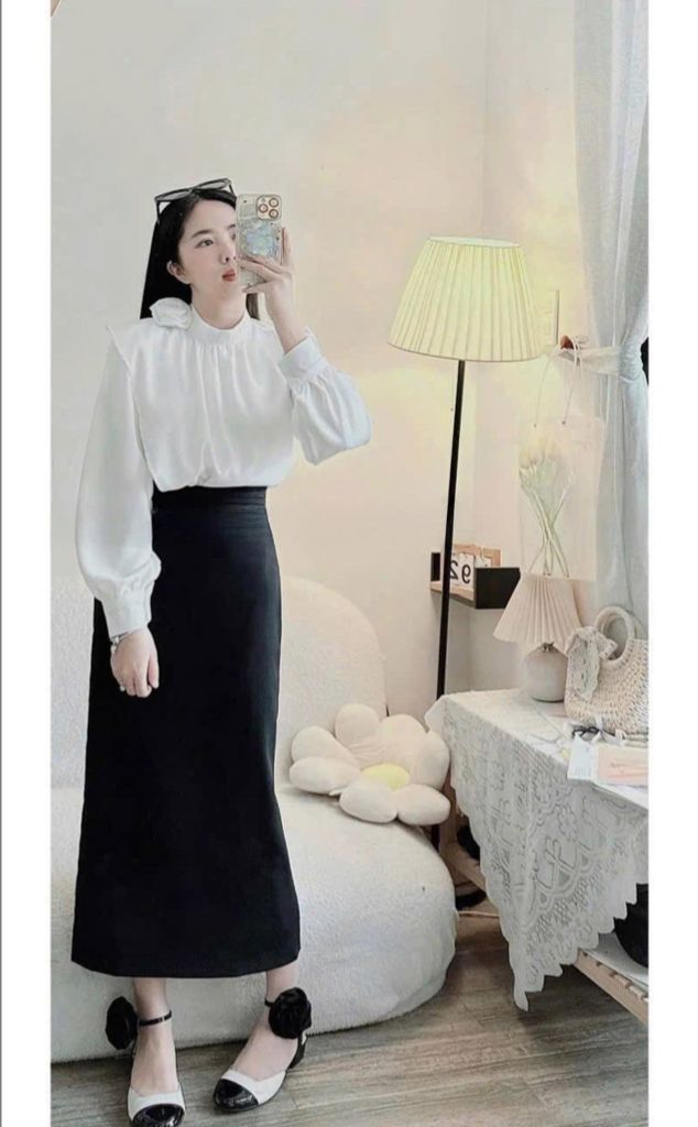 SKY7574-Set công sở vai áo đính hoa, CV bút chì Đen