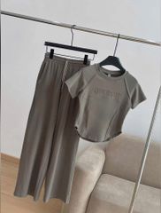 VGU9392-Set áo body đính chữ nổi, quần suông Đỏ