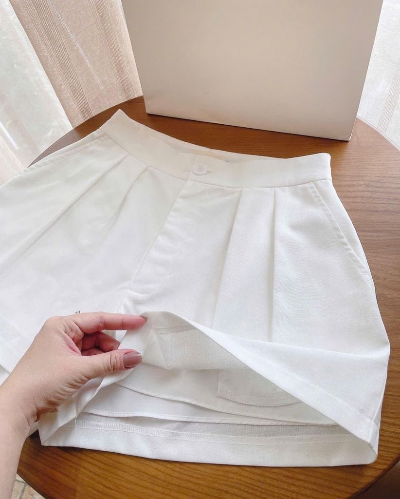 VGU9324-Set áo 2 dây, quần short Trắng
