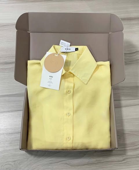 VGU9304-Áo sơ mi tay phồng Vàng (áo lẻ)