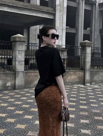 VGU9430-Set áo thun tay ngắn , CV ren hoa Nâu (áo Đen)