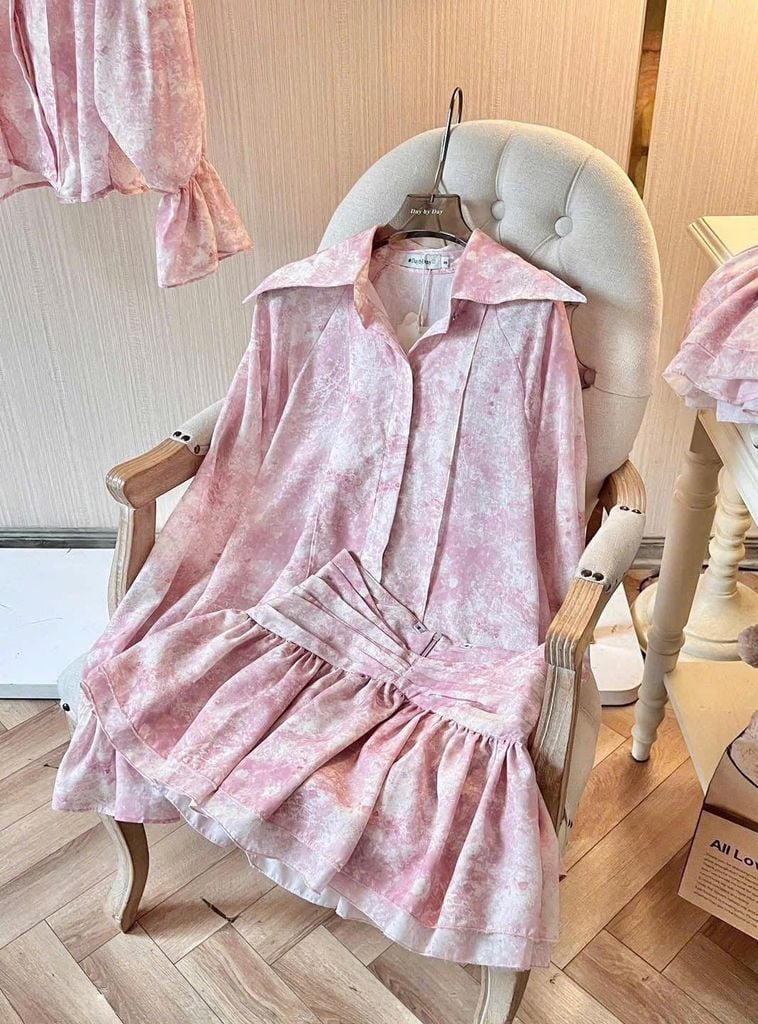 VGU9452 SET SƠMI HỌA TIẾT, CV NGẮN (HỒNG)