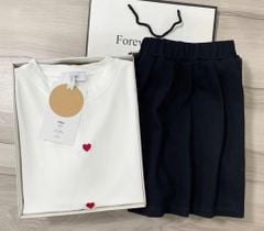 VGU9635-Set thun áo tay dài thêu tim , CV xếp ly Đen (áo Trắng)