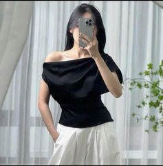 VRA0443-Áo Lụa lệch vai Đen (áo lẻ)