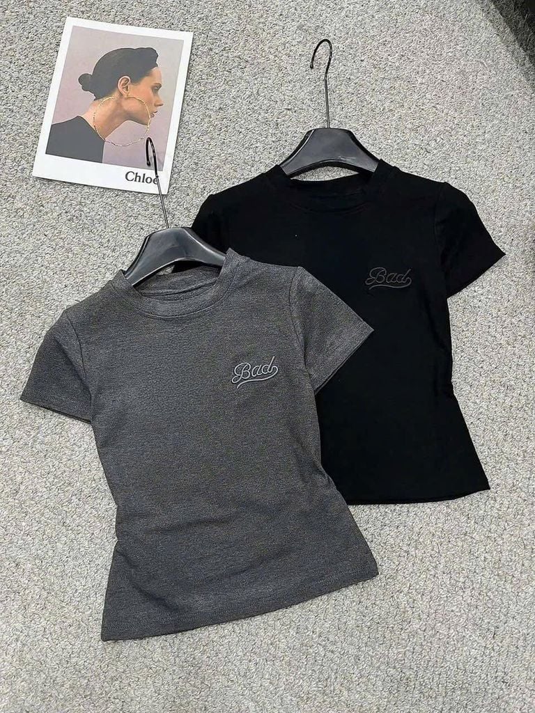 TB7811-Áo thun body thêu chữ Đen