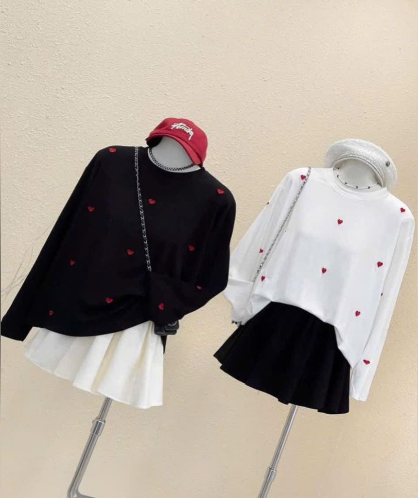 VGU9635-Set thun áo tay dài thêu tim , CV xếp ly Đen (áo Trắng)